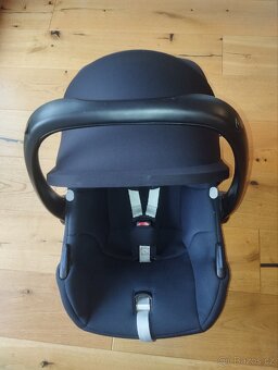 Maxi Cosi autosedačka Cabrio Fix i-Size + základna - 4
