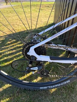 Superior XC819 W - 4