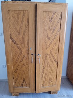 Retro skříně z masivu - 4