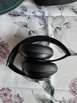 Apple Beats Studio Pro černé - 4