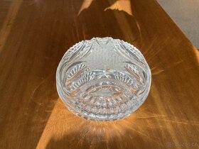 Broušené sklo, miska s výkem, průměr 14 cm - 4