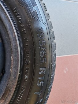 Plechová kola 4x108, zimní pneu 195/65 R15 - 4