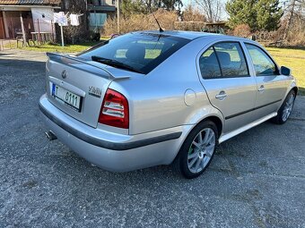 Škoda Octavia 1,8 Turbo RS 132 kW - 4