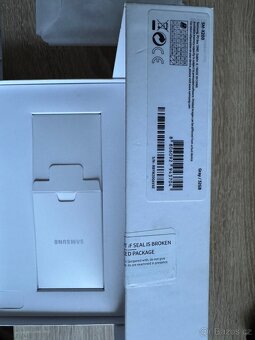 Tablet Samsung Galaxy A8 32GB - 4