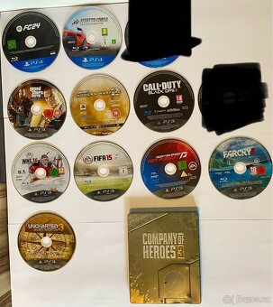 PSP, PS3, PS4, PS5 + nabíjecí stanice PS4 - 4