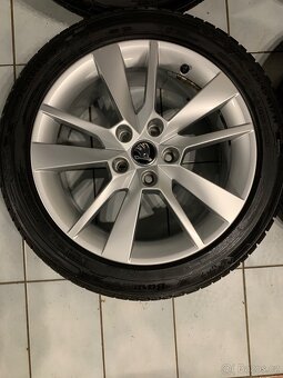 Alu kola Škoda R17 5X112 ZIMNÍ PNEU 225/45 R17 100% VZOREK - 4