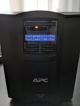 Záložní zdroj APC Smart-UPS 1000 (úplně nový aku) - 4