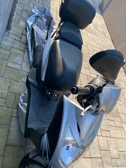 Skutr Moped Kymco Agility 50 4T - 4
