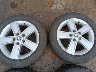 Škoda Octavia III - alu 6x16 et48 + zimní 205/55/16 - 4