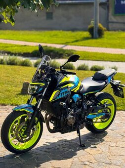 Yamaha MT 07 - 4