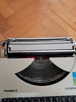 Prodám mechanický psací stroj - 4
