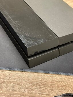 Playstation 4 500GB Černý, ovladač - 4