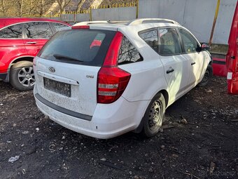 Kia ceed 1.6 crdi 85kw 2007 - 4