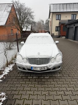 Mercedes-Benz E200 - 4