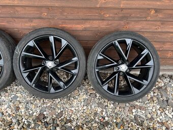 Orig. Letni alu kola Vega R19 235/40/19 - 4