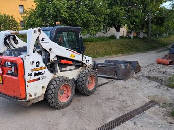 BOBCAT S570 smykový nakladač - 4