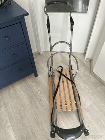 Odpružené sáňky se spacáčkem - 4