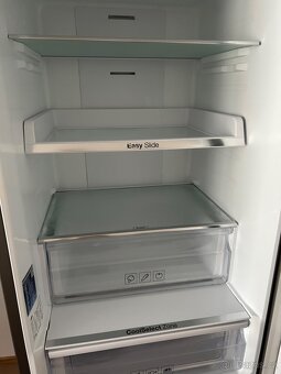 Lednice s mrazničkou Samsung RB33J3209SS - 4