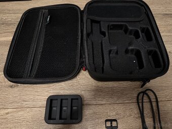 Insta360 Ace Pro 2 Dual Batterry + GPS Preview Remote - 4