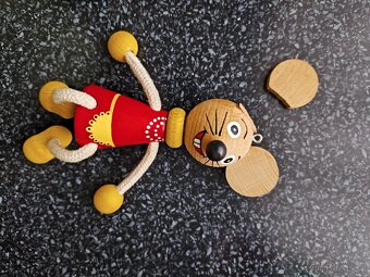 Dřevěná hračka na priužině - 4
