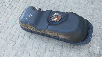 Mitsubishi L200 DiD – Nádrž paliva - 4