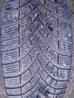 Prodám Sadu pneu 205/55/16 Semperit Zimni - 4