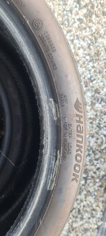 Gumy 215/40/18 - 4