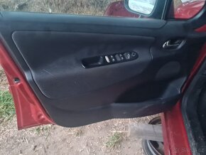 Peugeot 207 interiér - 4