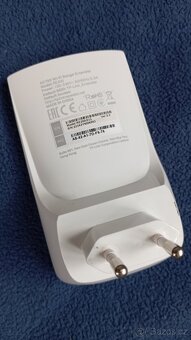 tp-link WiFi extender - 4