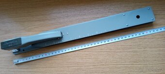 Sešívačka dokumentů Swingline s dlouhým ramenem, - 4