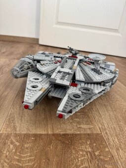 LEGO® Star Wars™ 75257 Millennium Falcon™ - 4