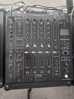 Multiplayer CDJ-3000 DJ s mixážním pultem DJM-A9 a kufry - 4