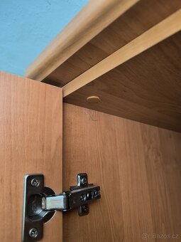 Šatní skříň se zrcadlem - 4