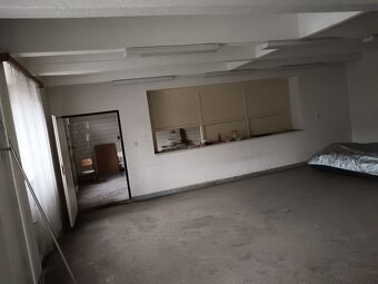 Pronájem skladových , výrobních prostor100 m2 - 4