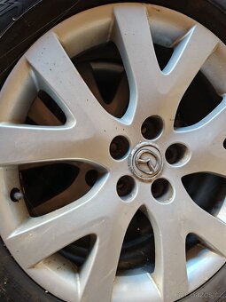 prodám sadu zimních pneu s disky pro Mazda CX7 - 4