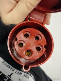 Zasuvka na kabel - 4