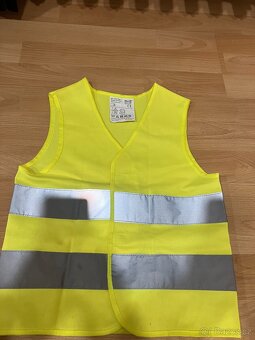 first bike + kosik a zvonek a reflexni vesta - 4