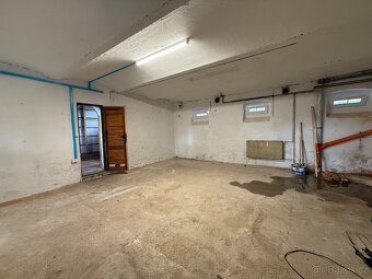 Garáž s nebytovým prostorem k pronájmu - 4