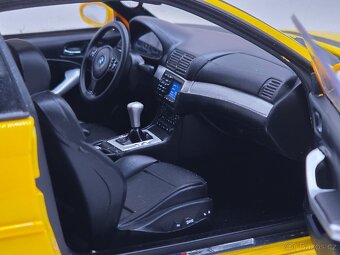 BMW E46 M3 1:18 AutoArt - 4