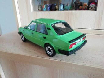 Skoda 120 1:18 Fox toys - 4