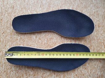 Tretry na atletiku Kalenji Decathlon v. 37, stélka 23,5 cm - 4