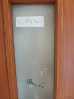 Zánovní interiérové dveře - částečně prosklené - 4