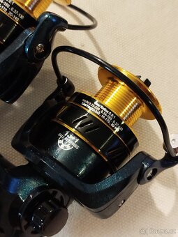 RYBÁŘSKÝ NAVIJÁK KT3000 S BAITRUNNEREM - 4