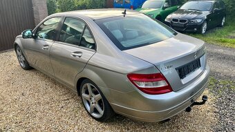 MERCEDES-BENZ W204,C180 SERVISNÍ KNIHA. - 4
