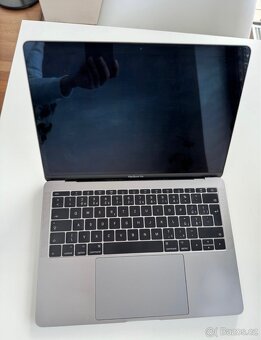 MacBook Pro (2017) - 4
