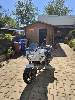 Yamaha XJ6 - 4