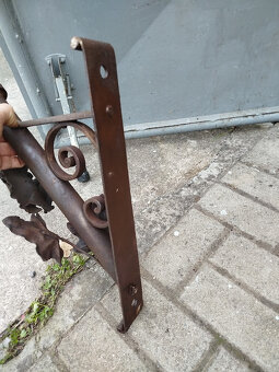 Historický fasádní držák na prapor - 4