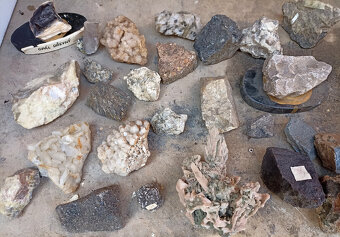 Sbírka minerálů a zkamenělin - 4