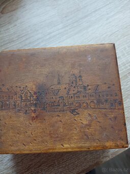 Prodám velkou sbírku bižuterie  v několika barevných krabčká - 4