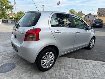 Toyota Yaris 1.3VVT-i Executive AUTOMAT jen 135tkm - 4